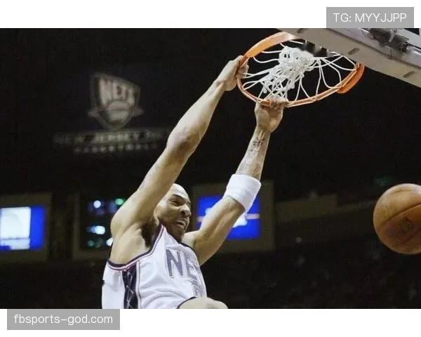 肯扬·马丁无球切入效率提升，改变内线进攻结构